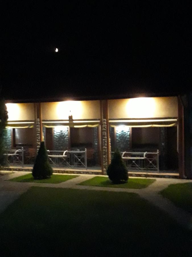 To Konaki Káto Loutrákion Exteriér fotografie