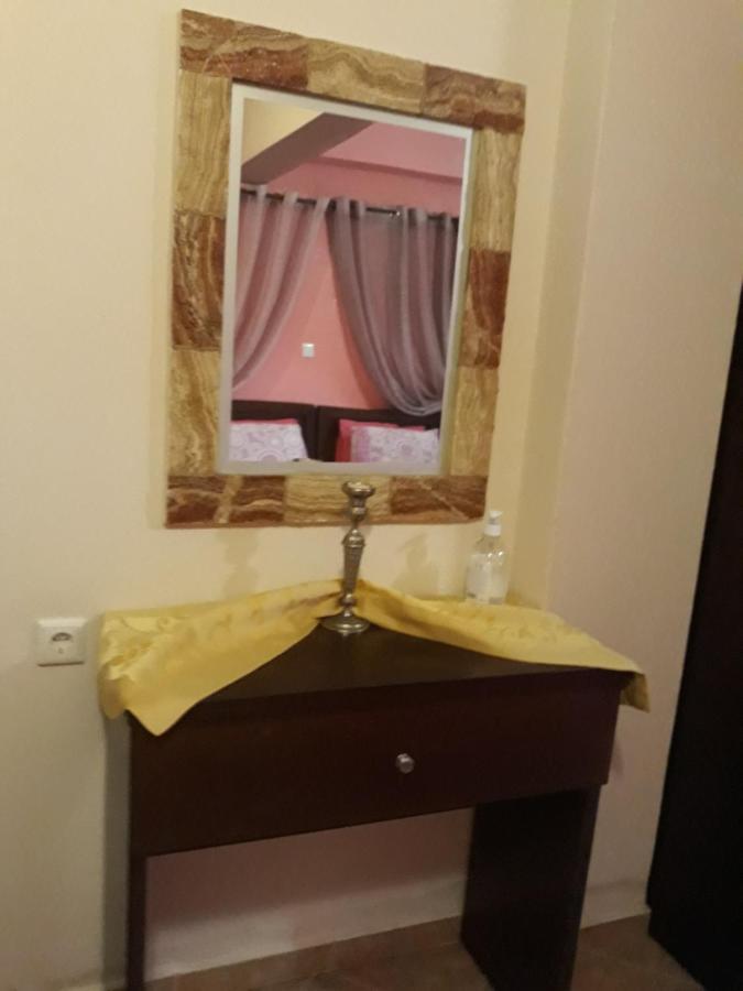 To Konaki Káto Loutrákion Exteriér fotografie